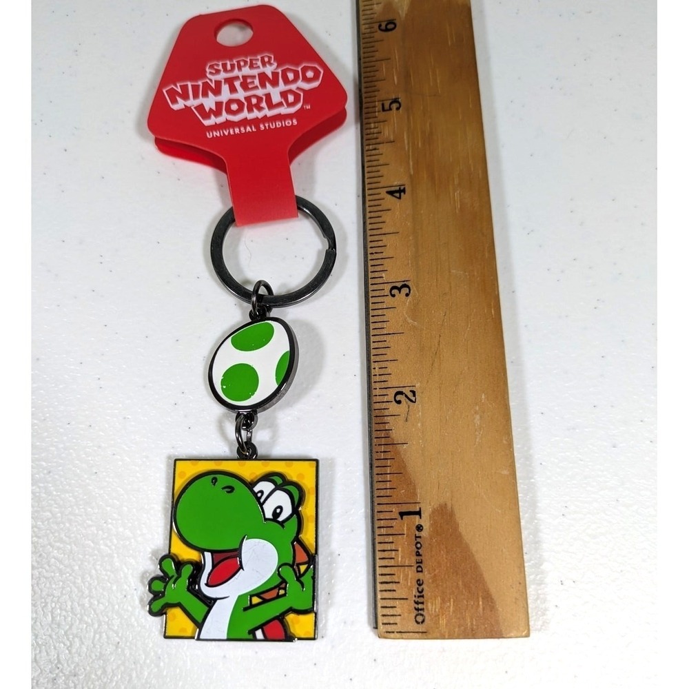 Nintendo World Super Mario‎ Power Up 4" Keychain Universal Hollywood - Yoshi